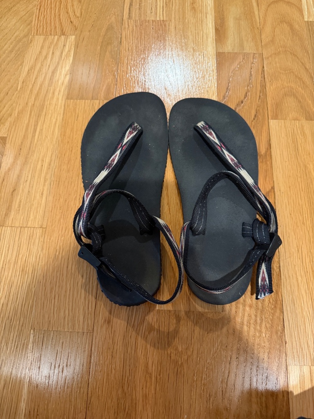 Earth runners tribal print, circadian M 5 W 7